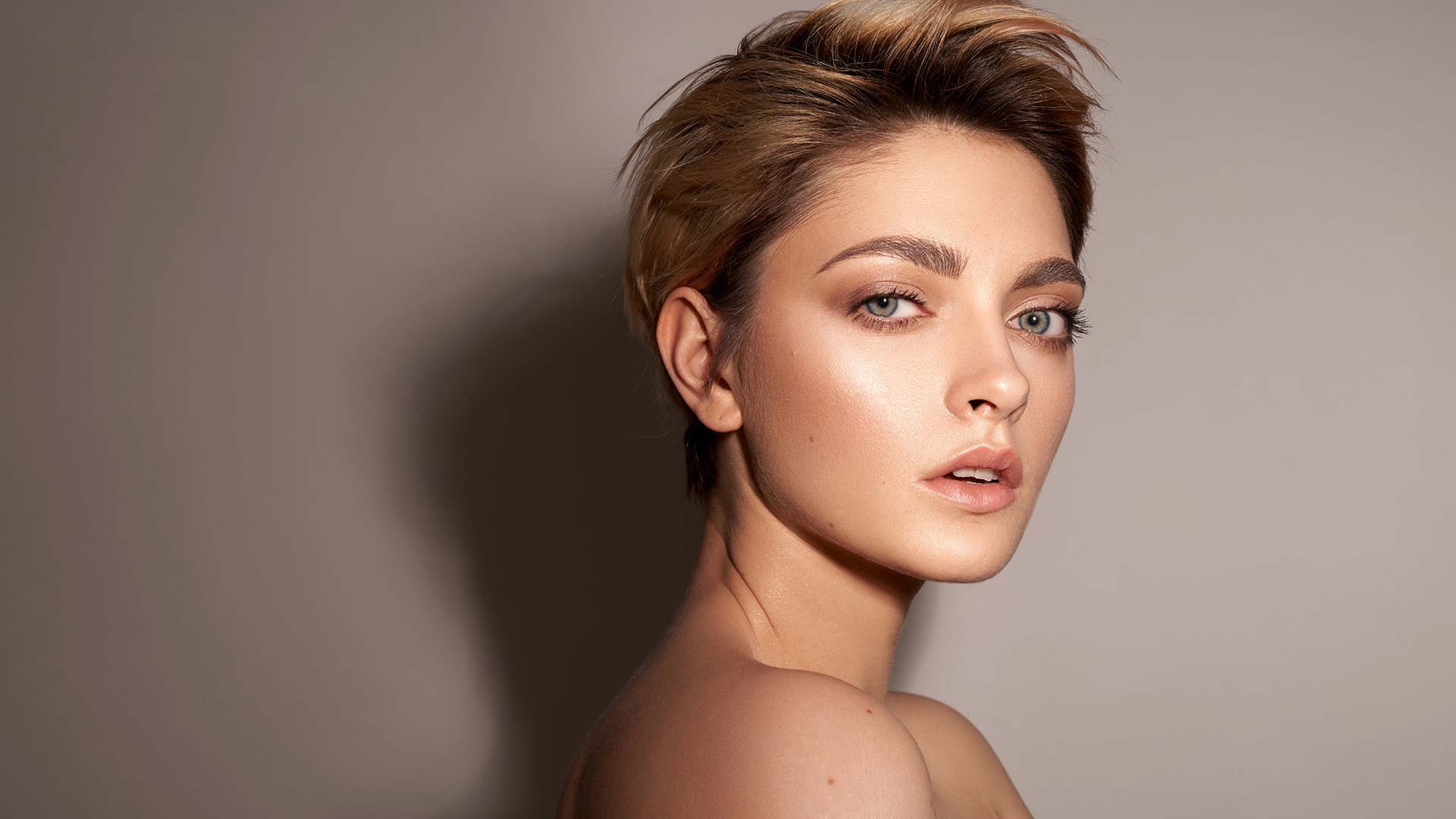 9 Ways To Jazz Up Your Short Hair With Highlights