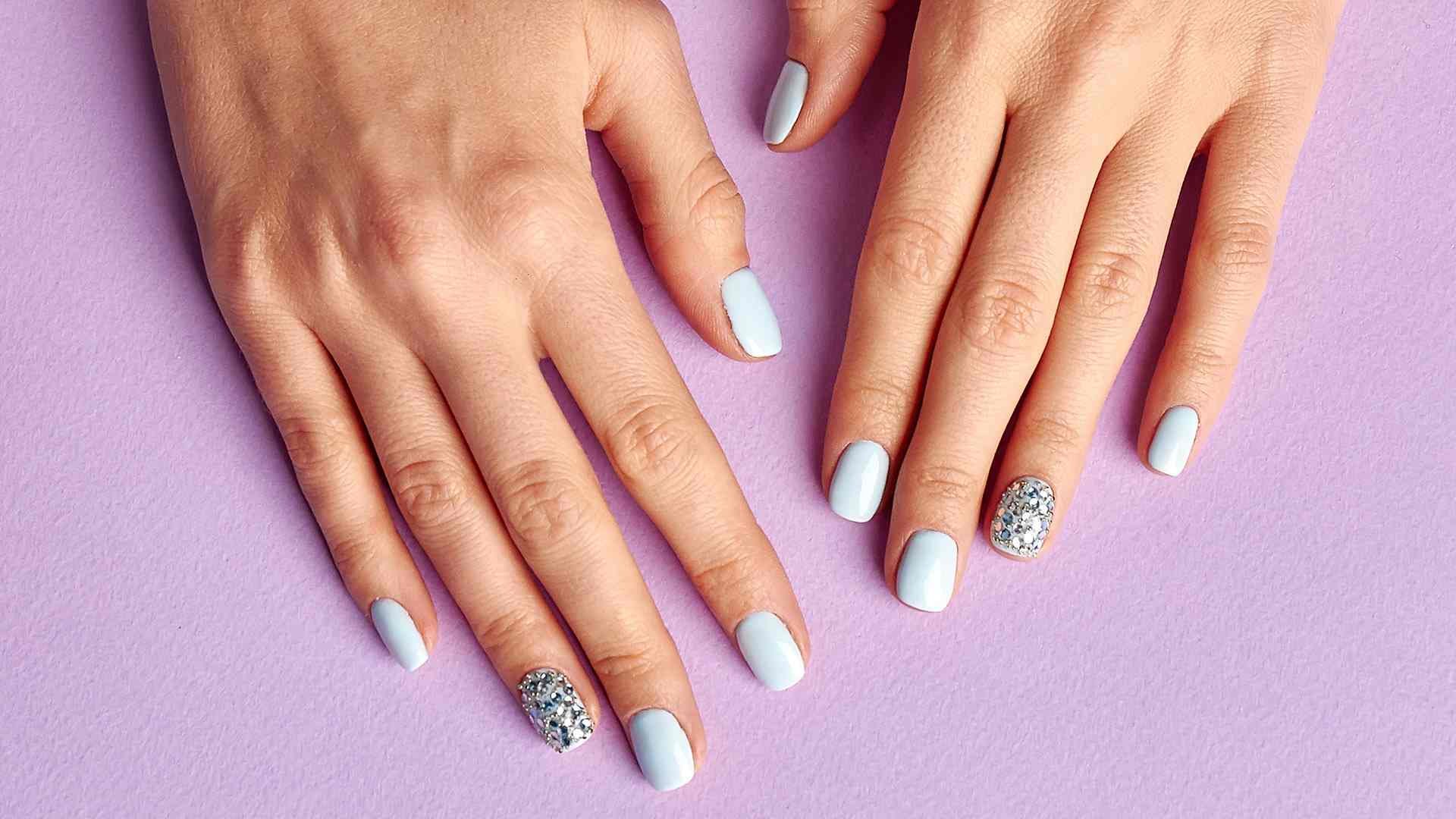 4 Tips For Removing Nail Glue From Your Skin - L’Oréal Paris