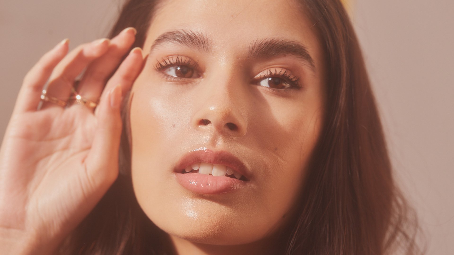 11 Things You Shouldn T Do If You Have Oily Skin Hero Bmag