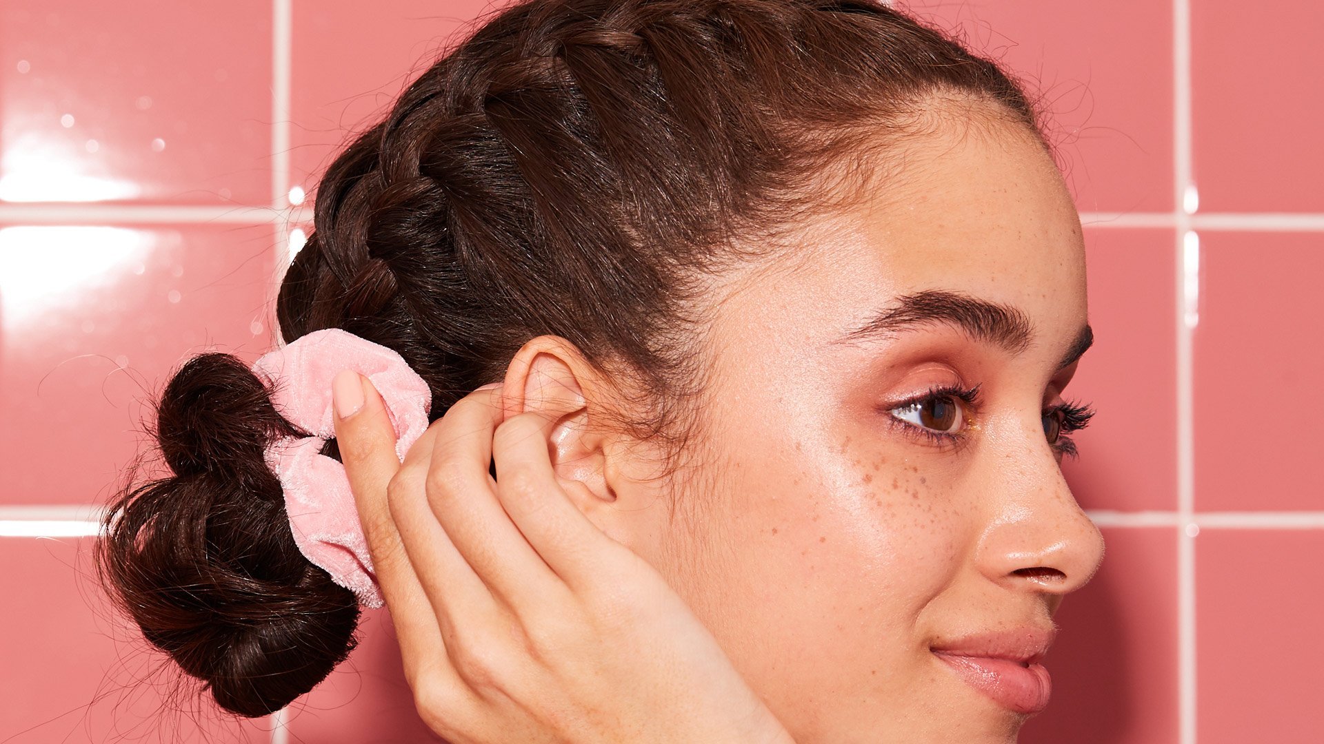 Easy Hairstyles You Can Do Without Bobby Pins