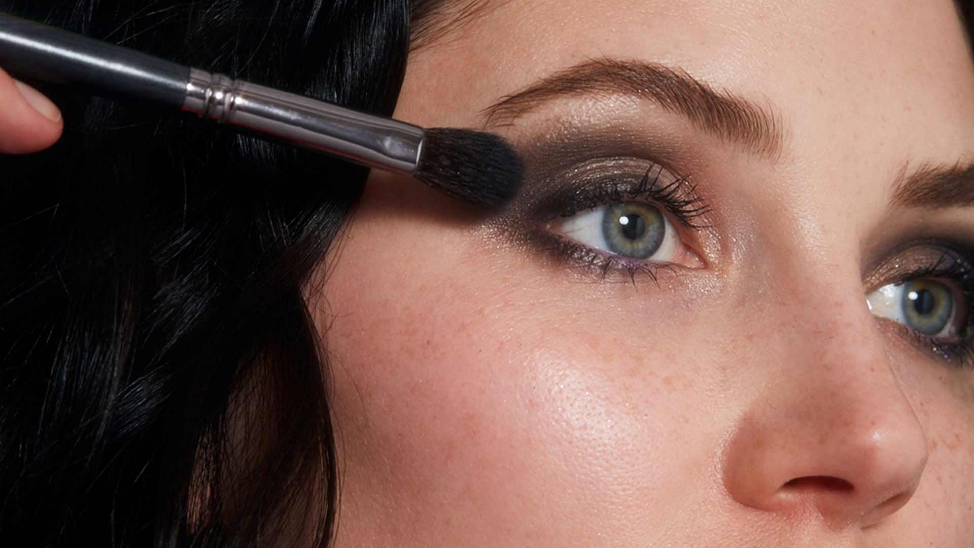 How To Create The Ultimate Black Smokey Eye