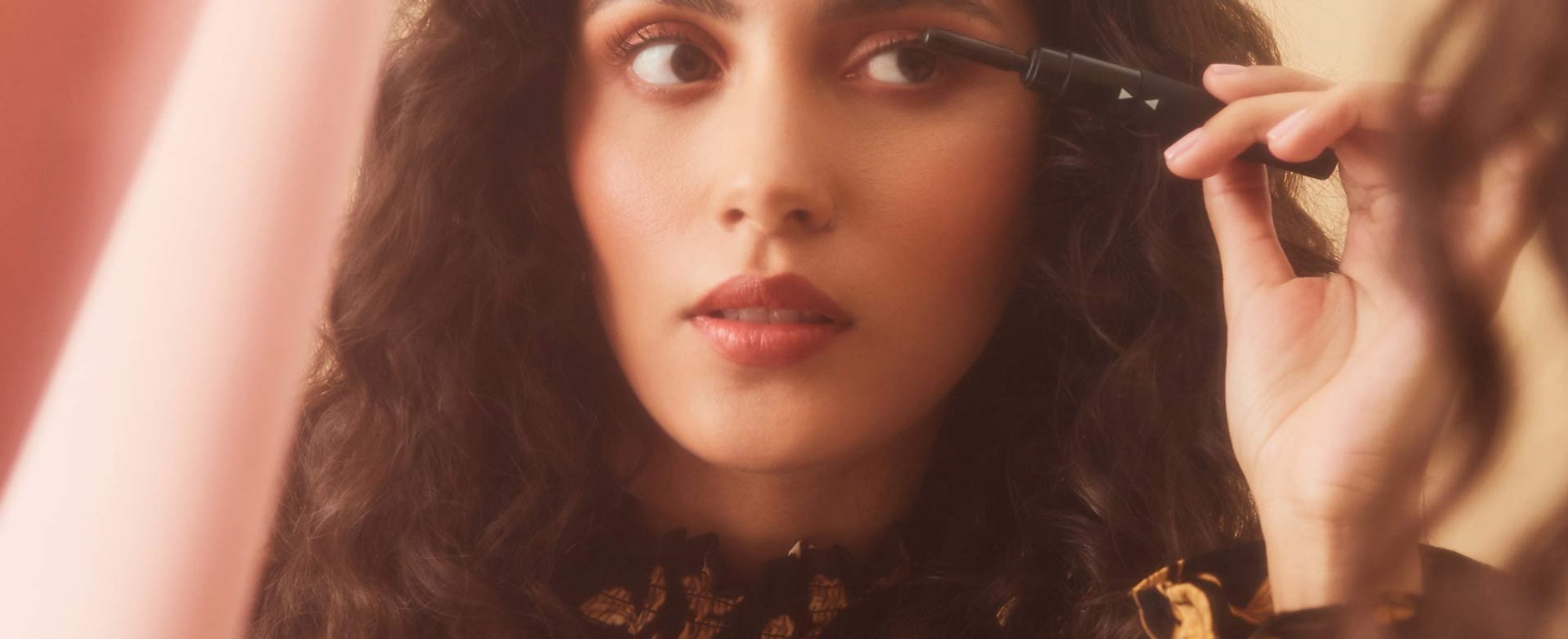 Heated Eyelash Curler Hero Bmag