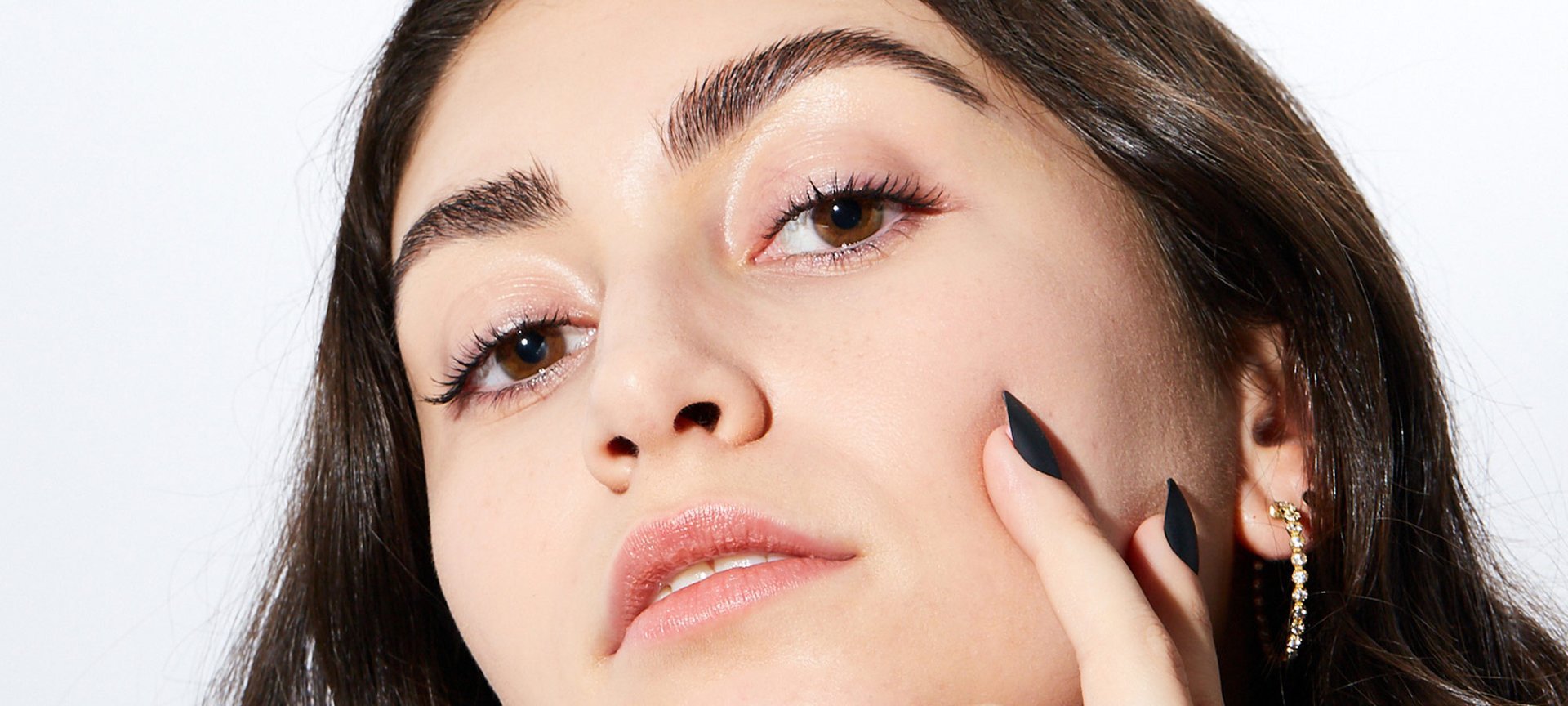 How to Try the Temporary Eyebrow Tattoos Trend - L'Oréal Paris