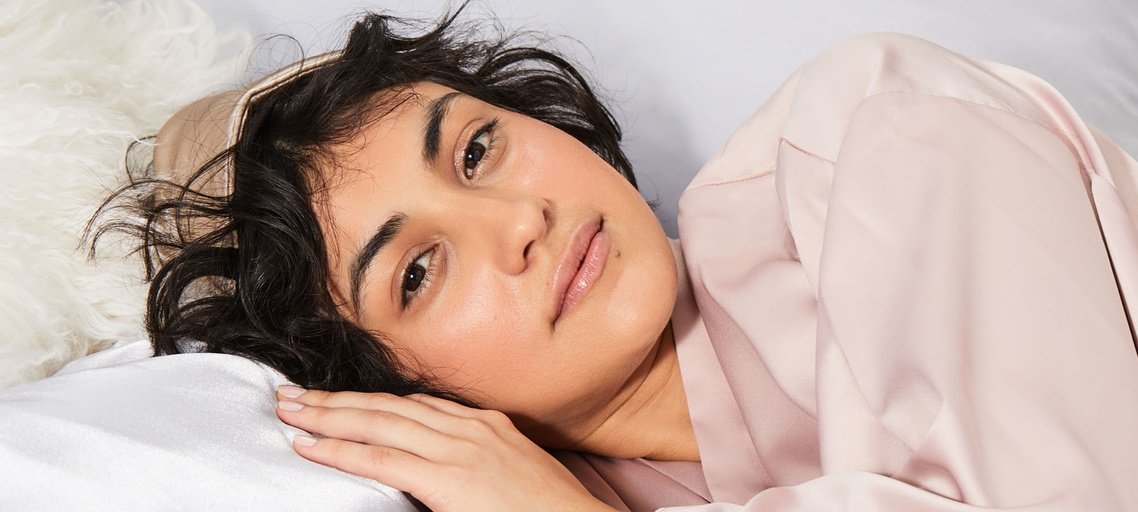The Benefits of Sleeping on a Silk or Satin Pillowcase - L'Oréal Paris