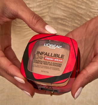 How To Avoid Powder Foundation Clogging Pores