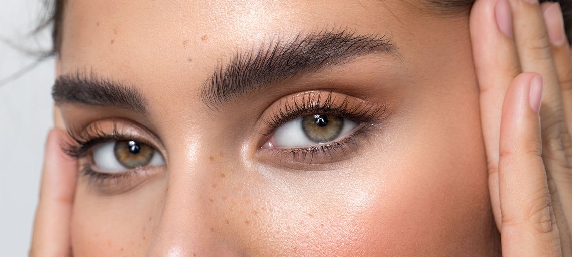 How to Glue Down Your Brows L Or al Paris