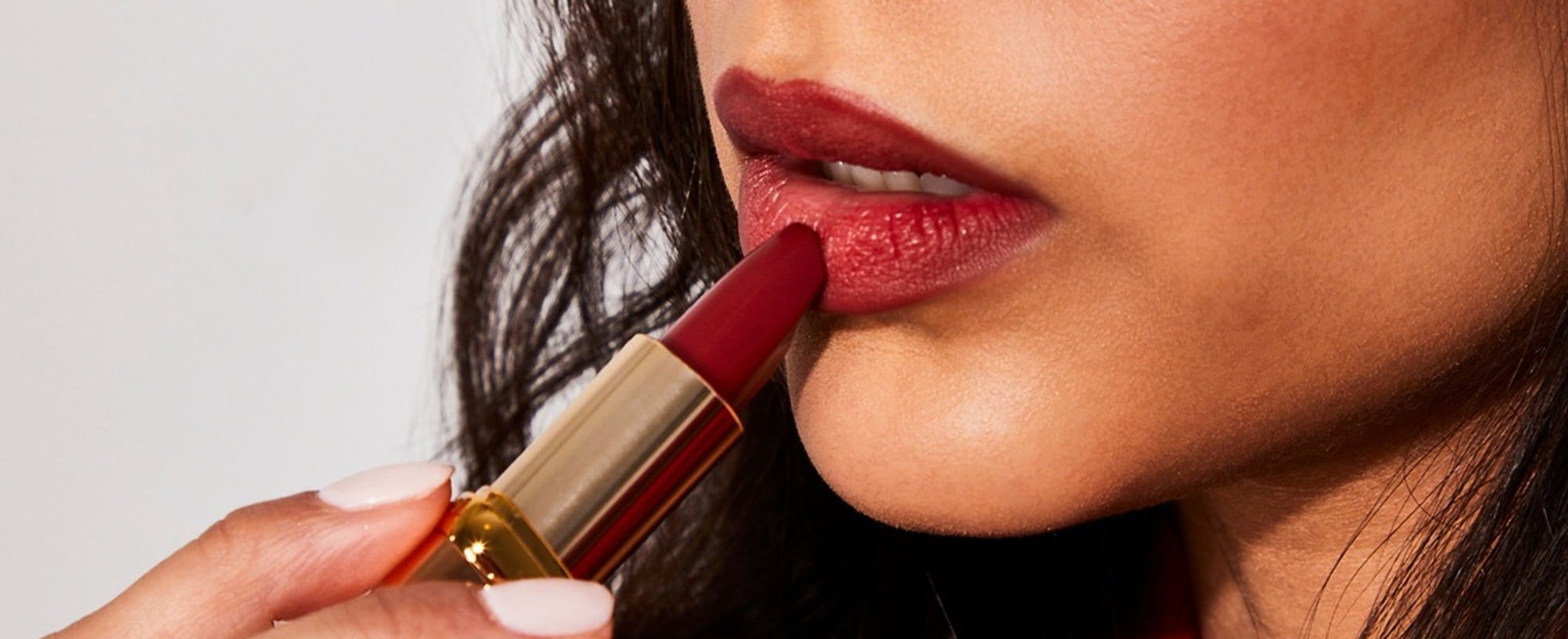 How To Prevent Lipstick Bleeding