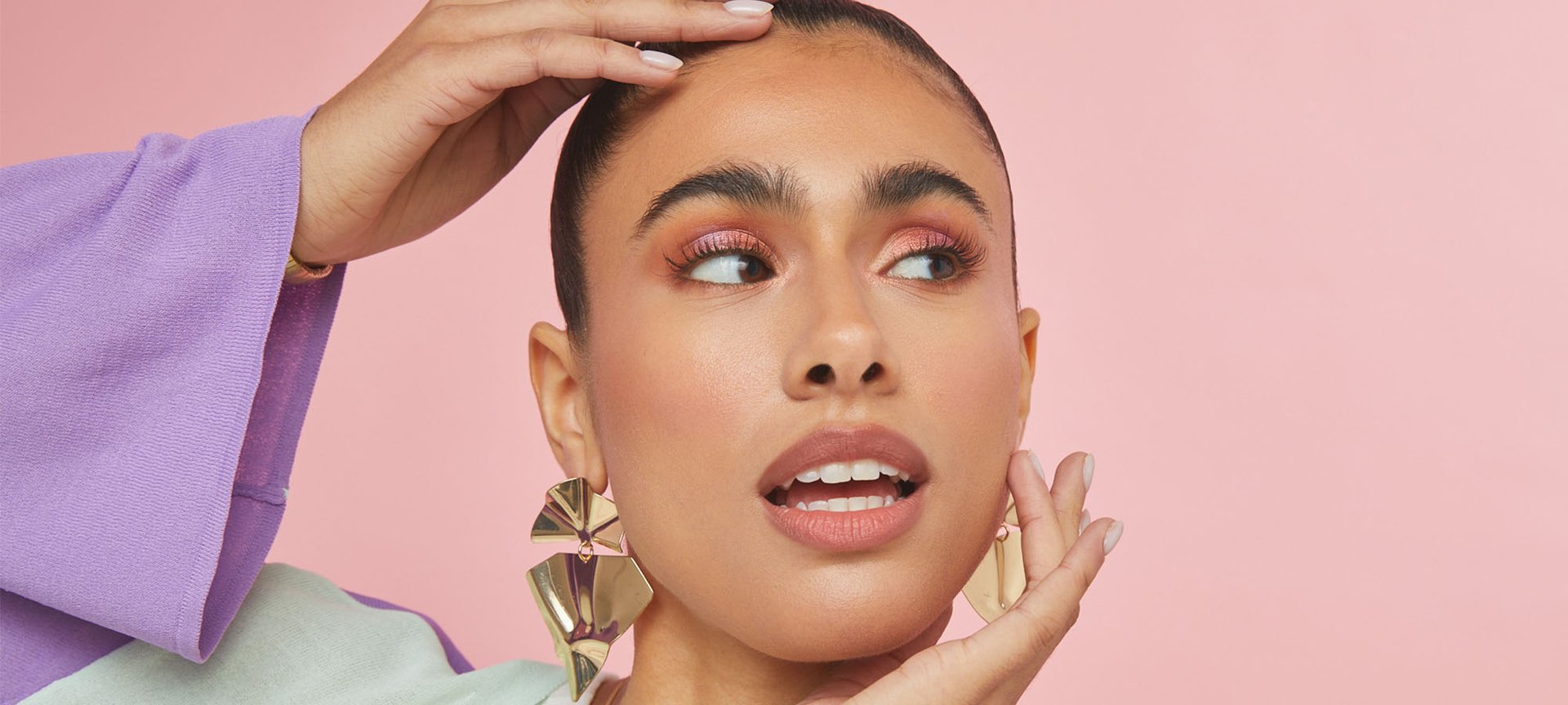 Blush online on face
