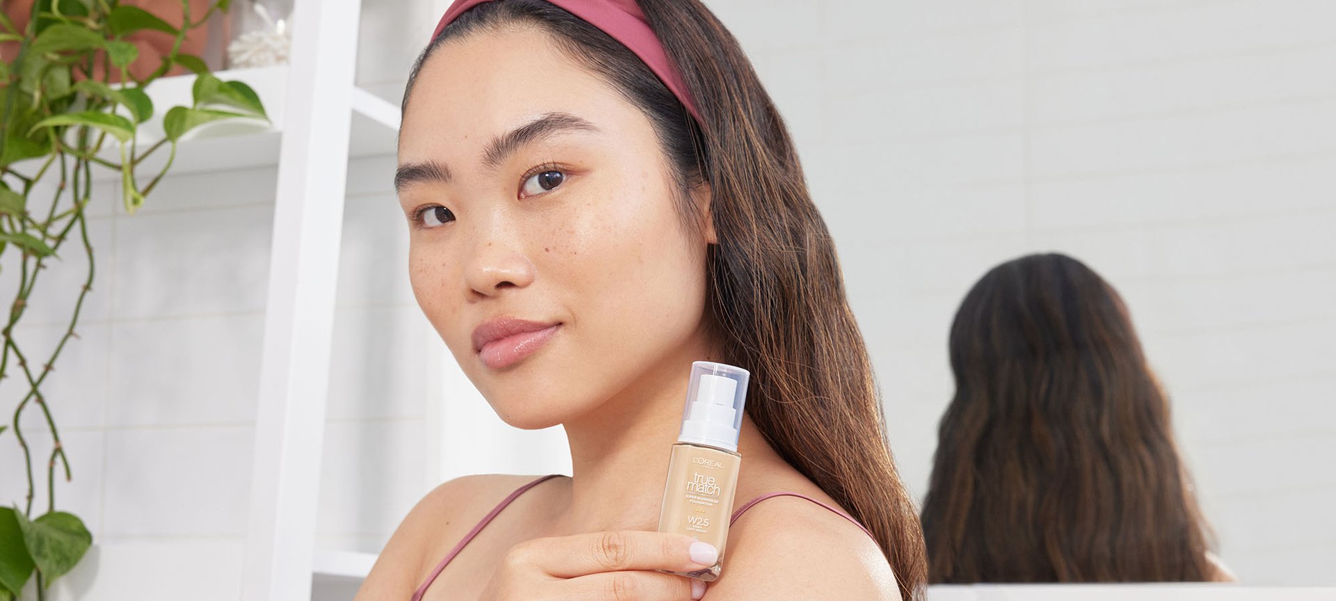 Person Holding LOreal Paris True Match Super Blendable Foundation