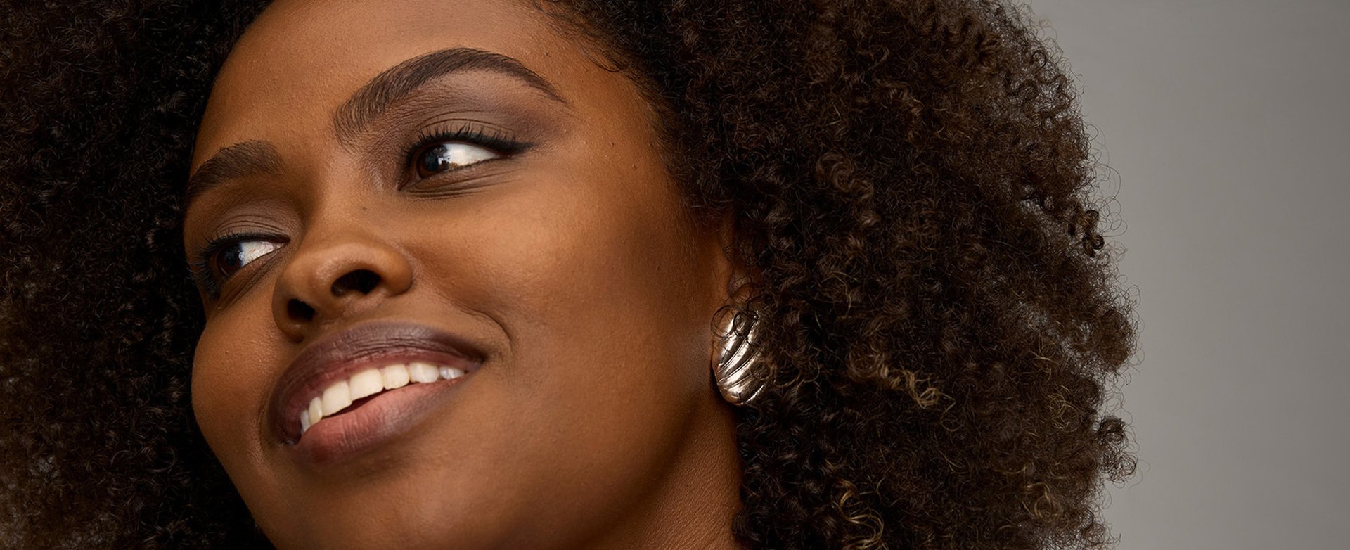 Banner How To Apply Powder Foundation Desktop