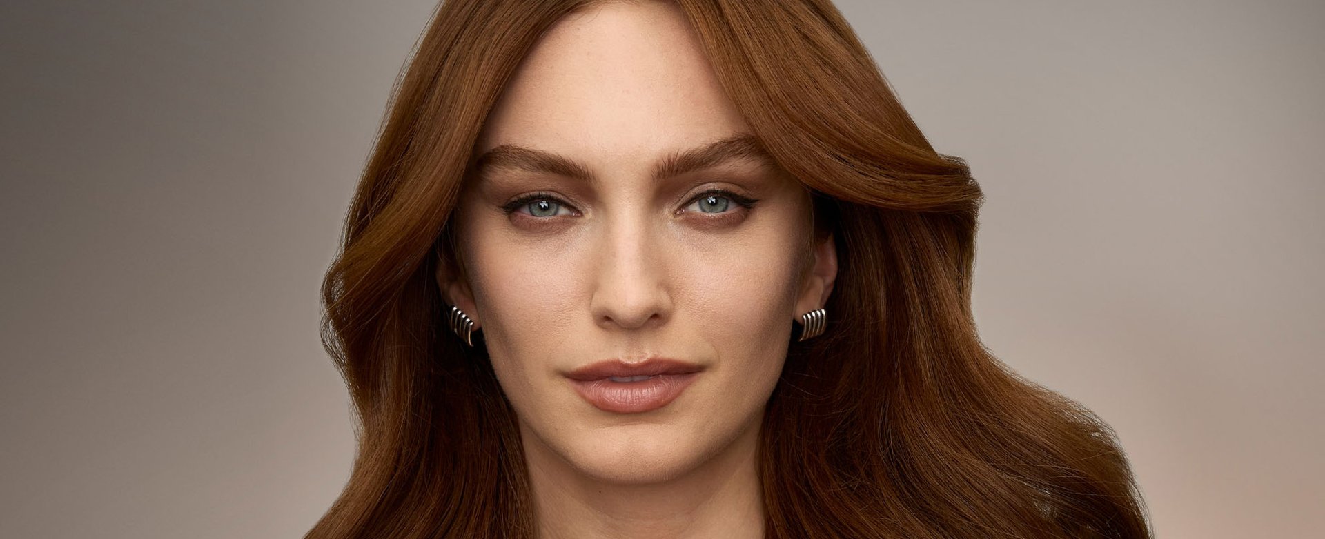 Banner Glam Makeup Look Tutorial  Desktop