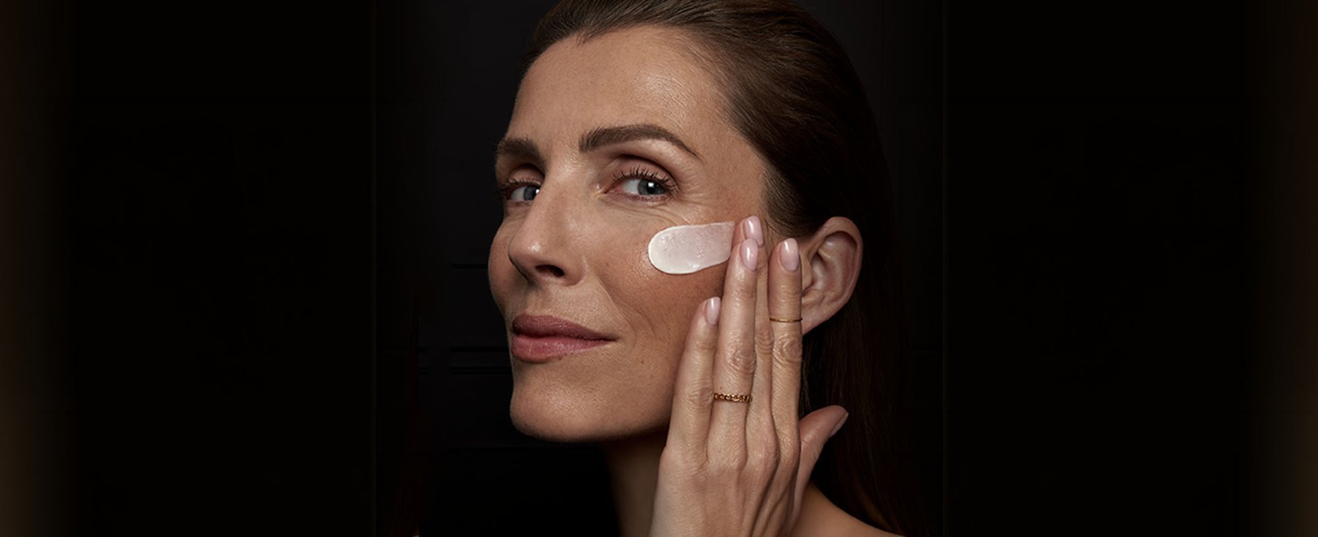 Banner-Viral Savvy—Why Bethenny Frankel and the Internet Are Obsessed With Midnight Cream-desktop