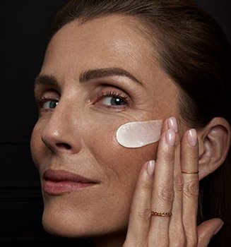 Banner-Viral Savvy—Why Bethenny Frankel and the Internet Are Obsessed With Midnight Cream-mobile