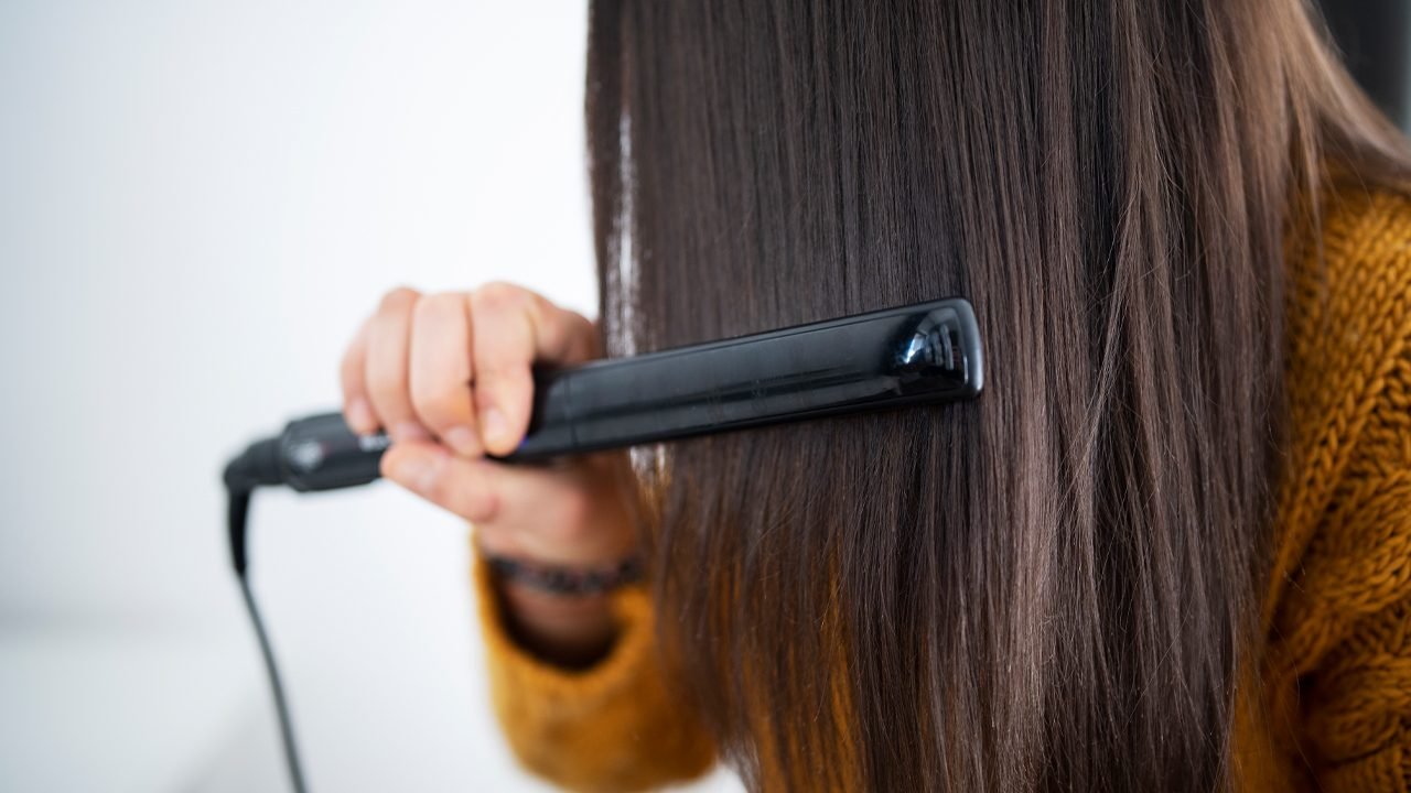 What Is the Best Temperature for Straightening Hair? L’Oréal Paris