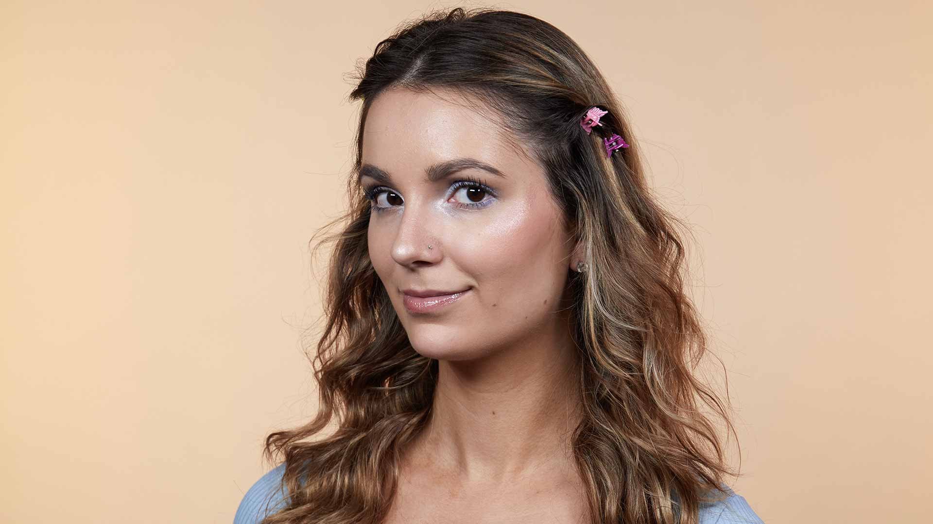 How To Wear Butterfly Clips and Look Stylish - L'Oréal Paris