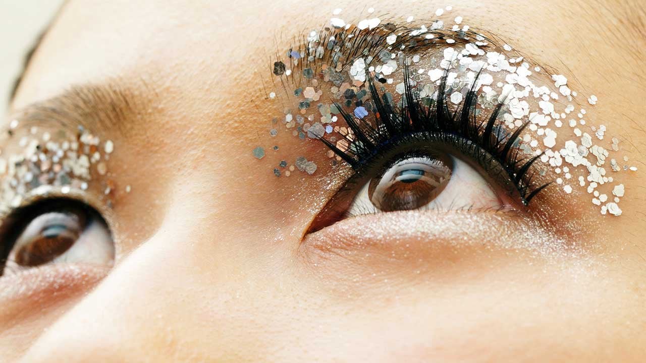 This Disco Makeup Look is Almost Too Fun - L'Oréal Paris