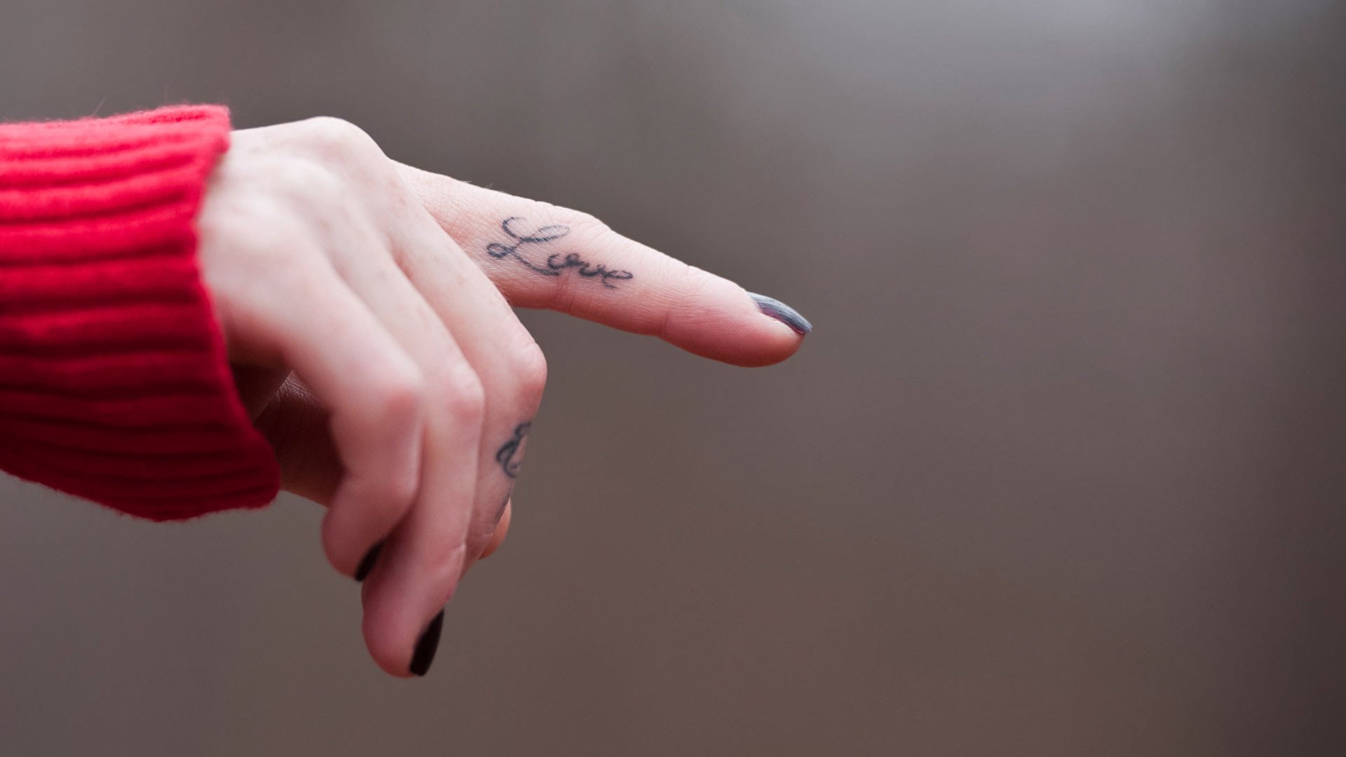 The Ultimate Guide To Getting Finger Tattoos L Oreal Paris