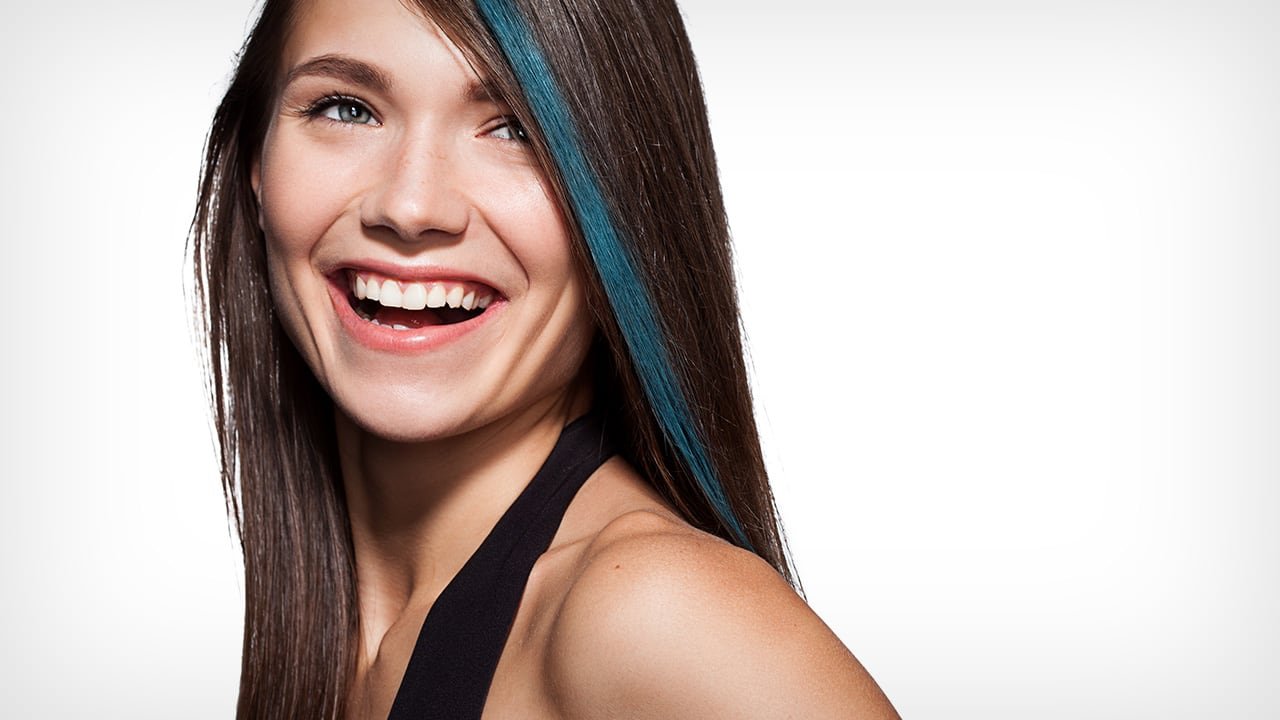 How to Temporarily Color Your Hair for the Big Game - L'Oréal Paris