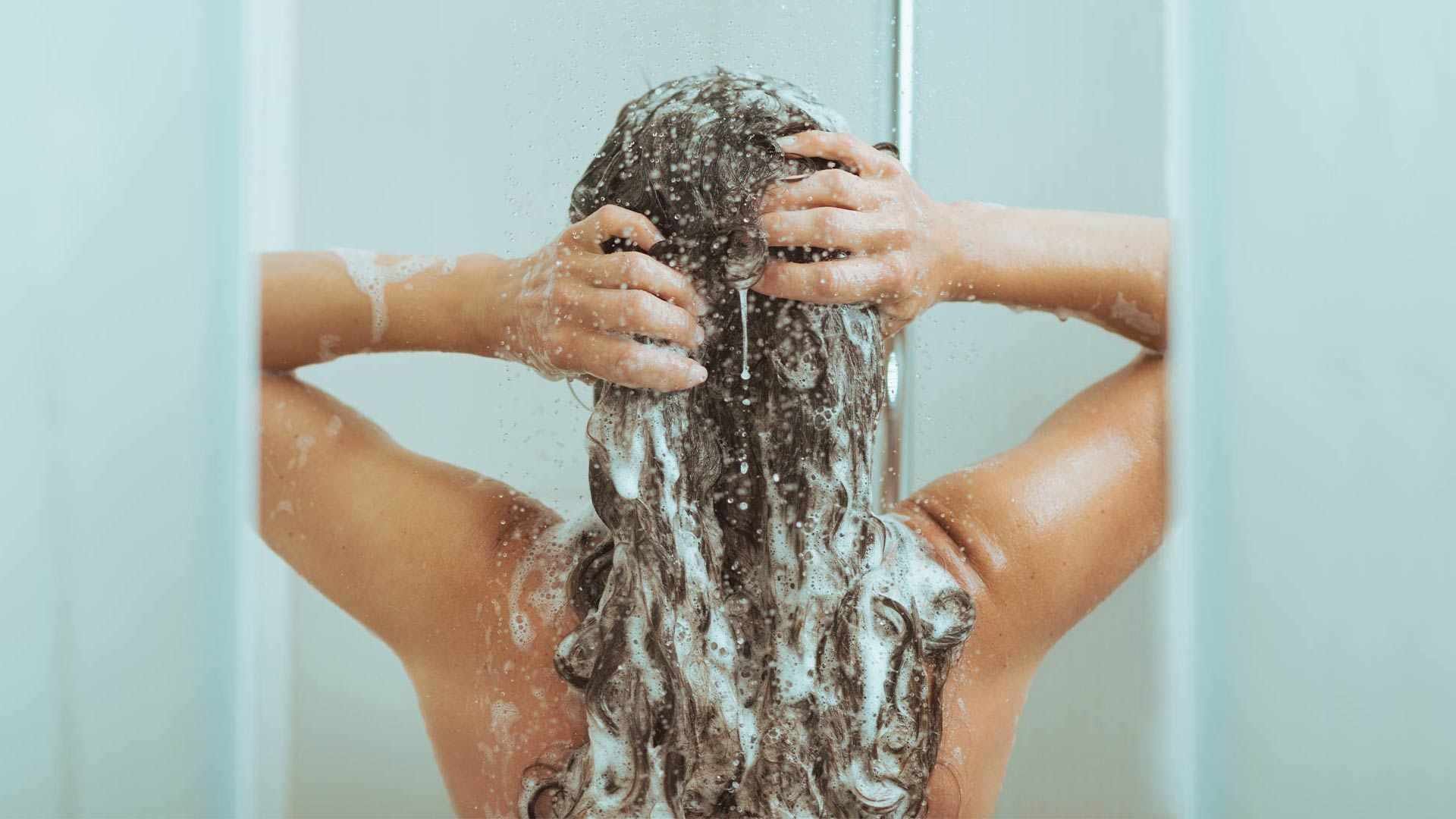 How Much Hair Loss in The Shower Is Normal? L’Oréal Paris