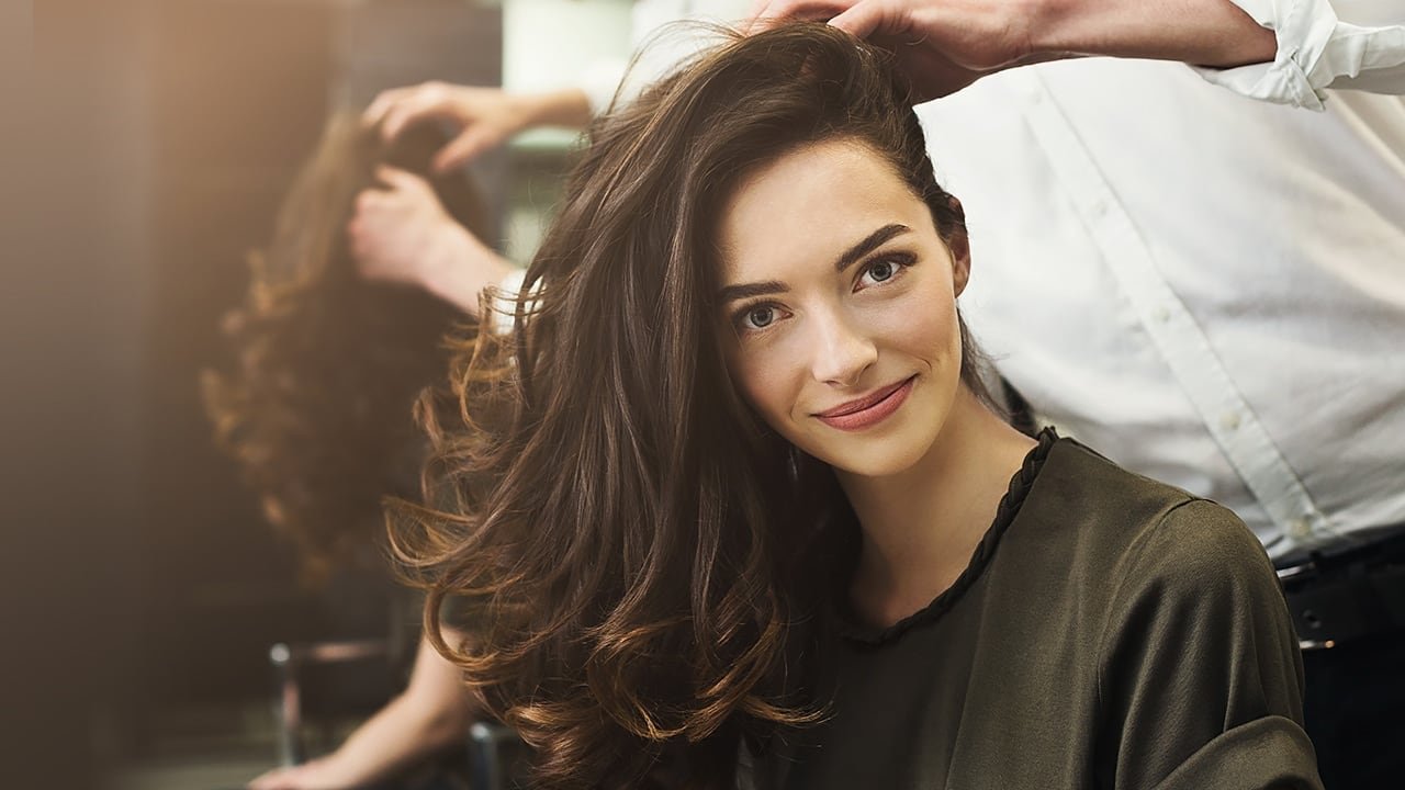 How Much Should You Tip Your Hairdresser? - L'Oréal Paris