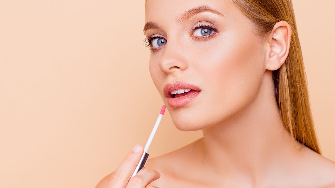 Loreal Paris BMAG Article 6 Makeup Tricks for Full Lips D