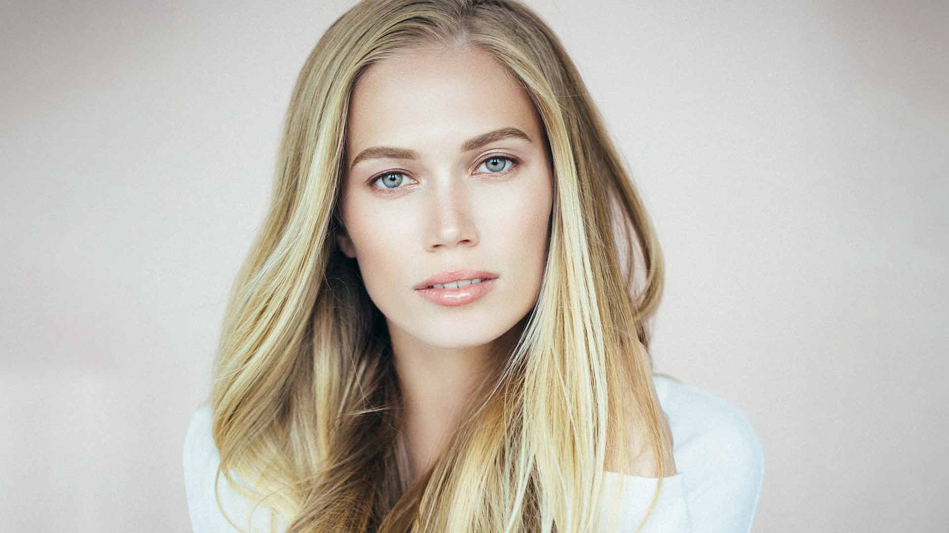 Loreal Paris Article How To Make Your Hair Blonder in 15 Minutes Or Less D