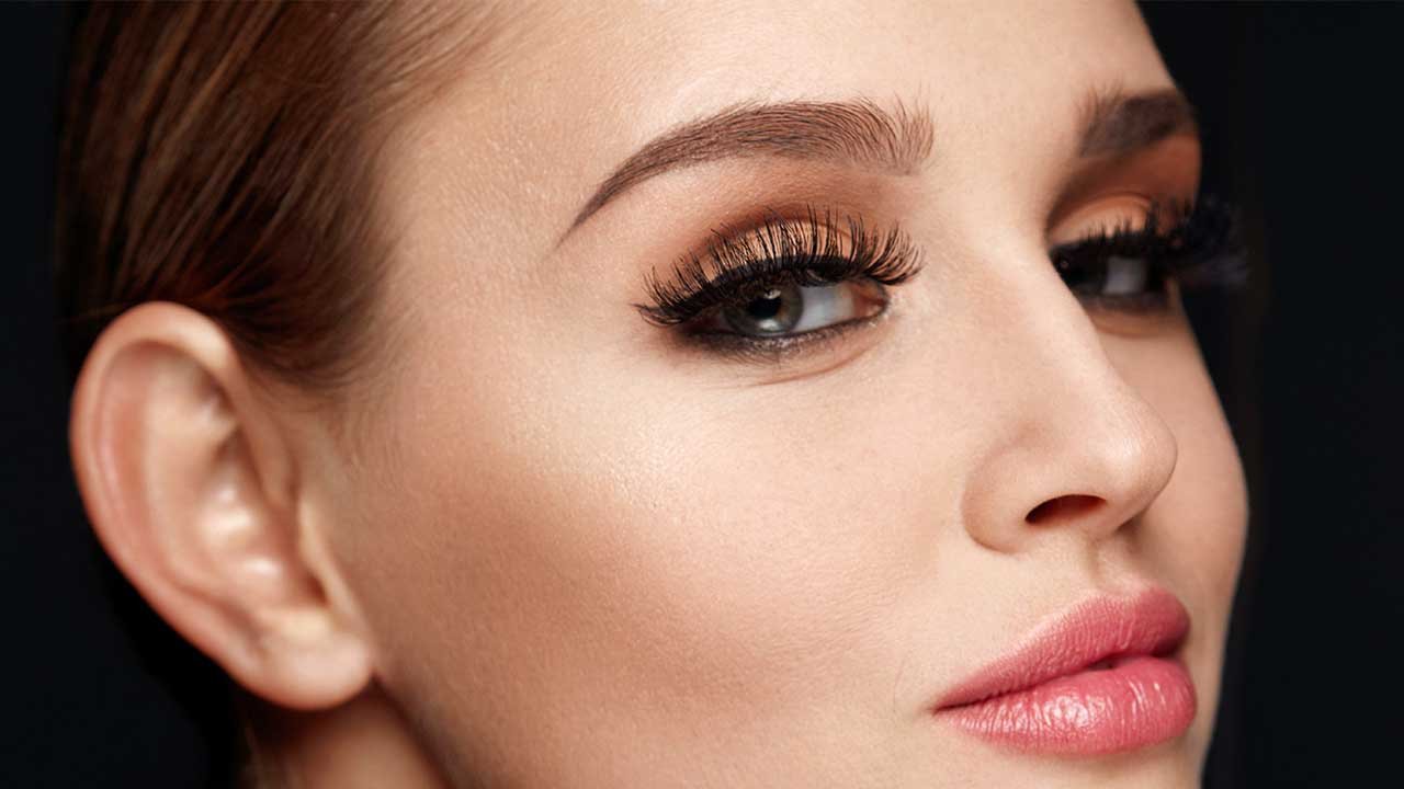 Loreal Paris BMAG Article How To Put On Magnetic Lashes D