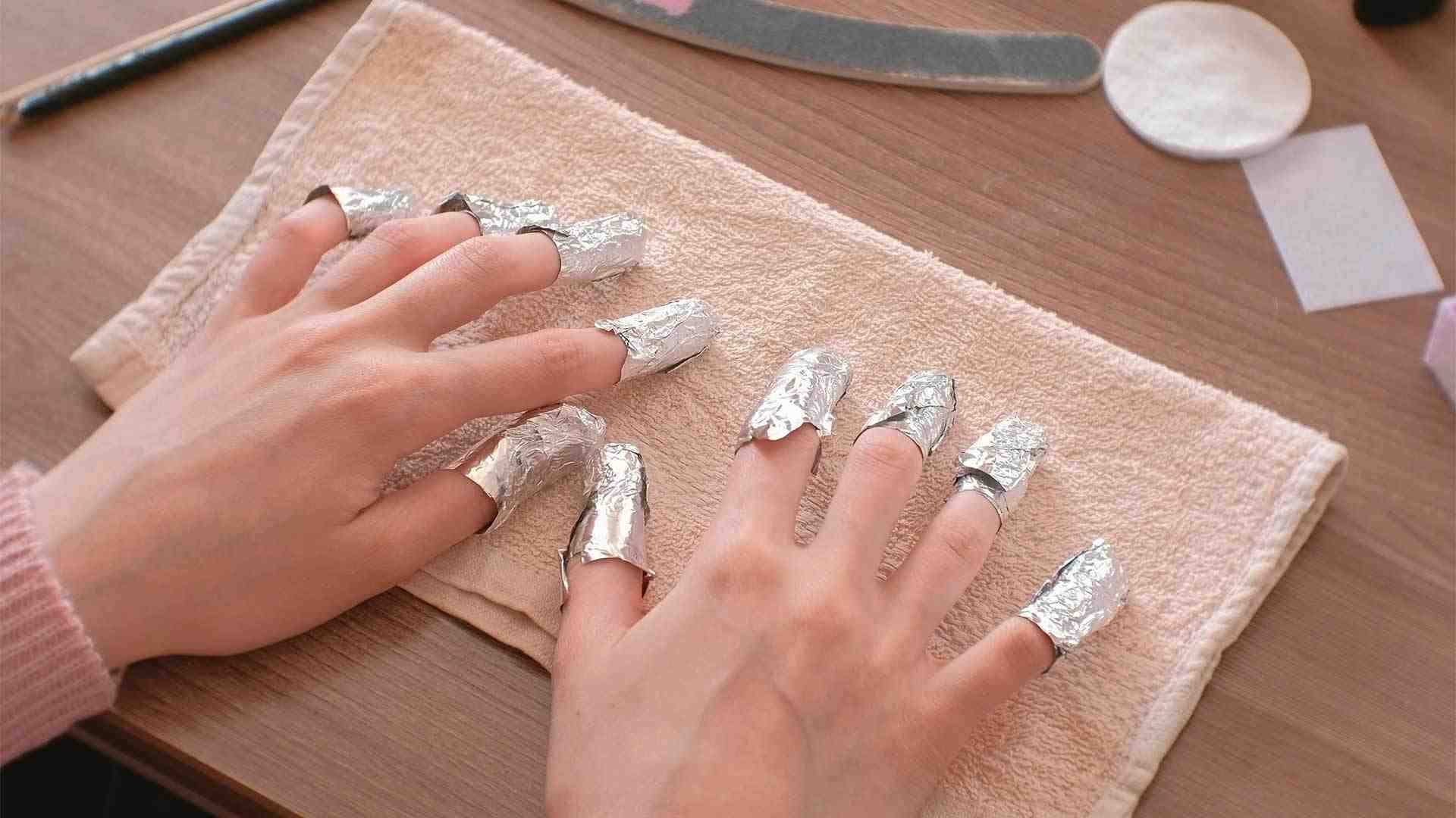 How To Remove Dip Powder Nails at Home - L'Oréal Paris