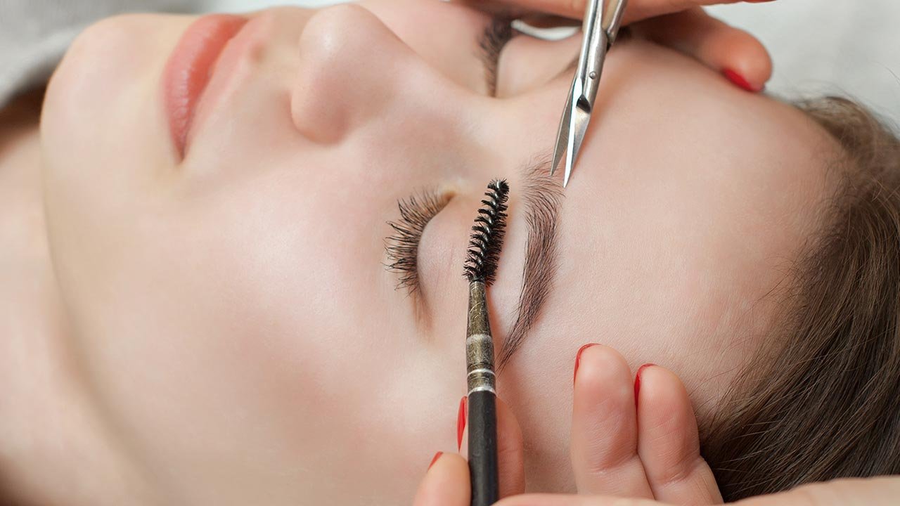 How to Trim Your Eyebrows L’Oréal Paris