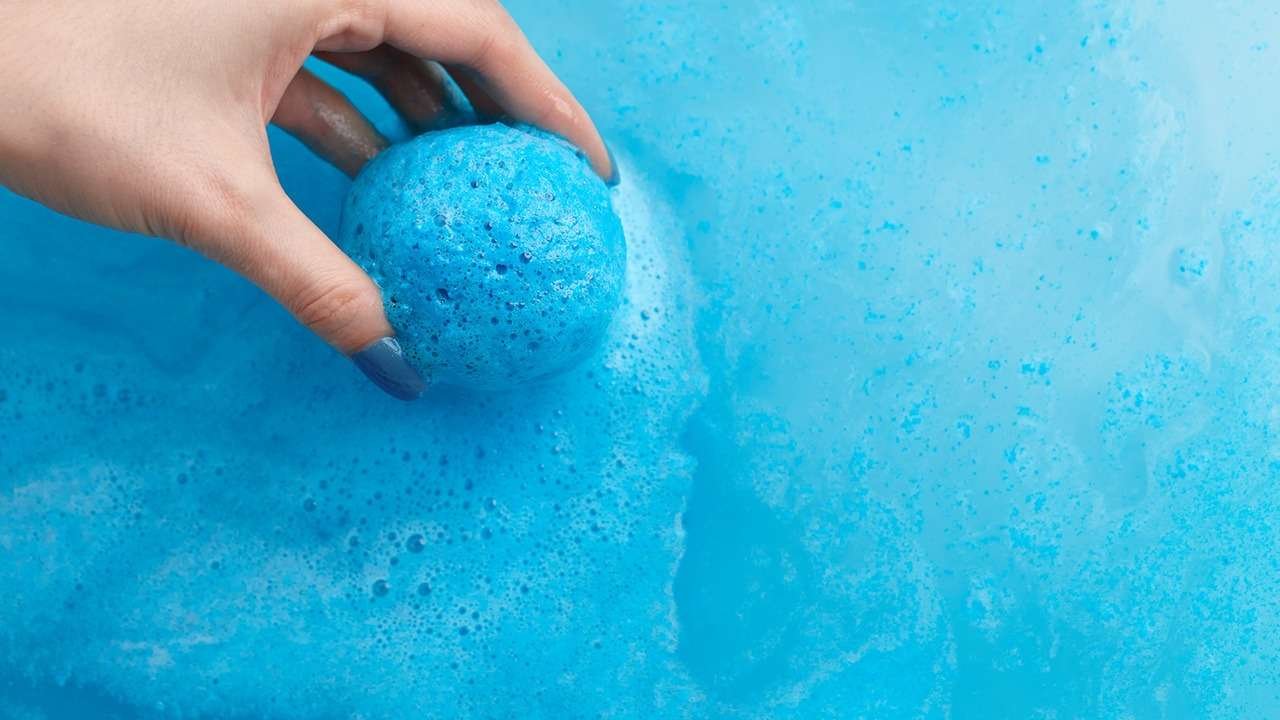 Loreal Paris Article How to Use a Bath Bomb to Take Your Baths Up a Notch D