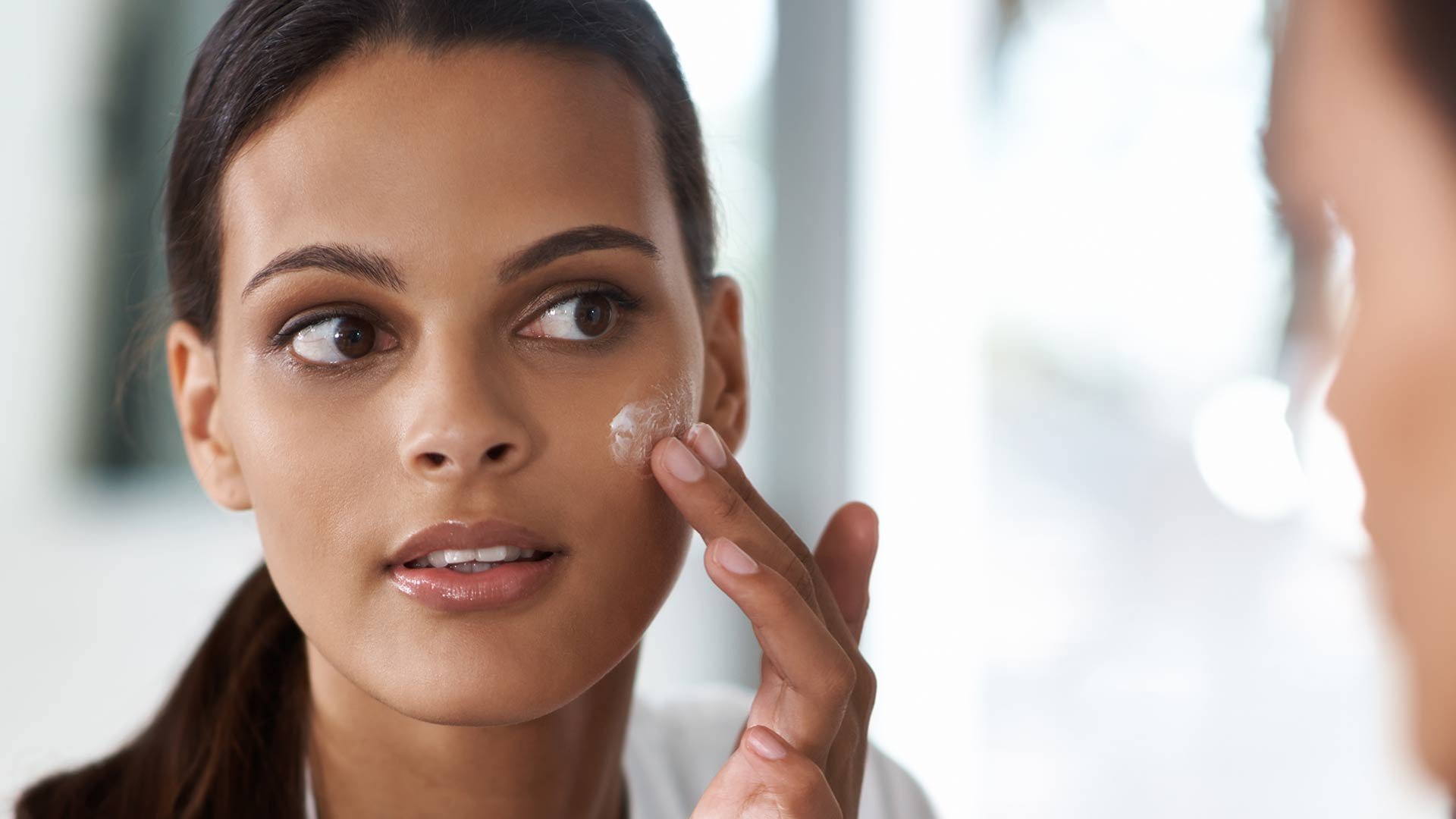 Loreal Paris Article How To Use a Cleansing Balm To Wash Your Face D
