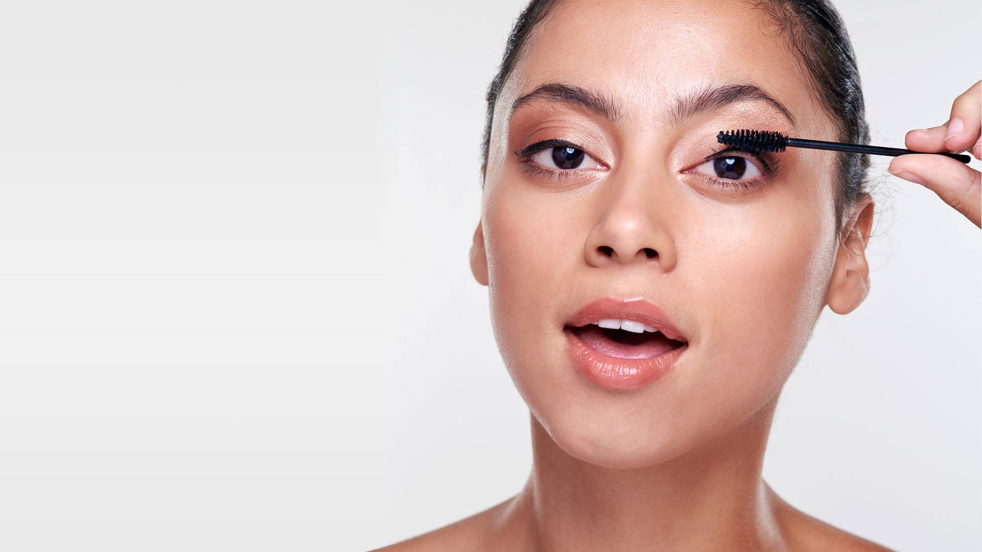 Enhance the shape of big eyes by adding depth with darker colors on the contour area. Big Eyes Makeup Look - Q3q Obhecvmtxm