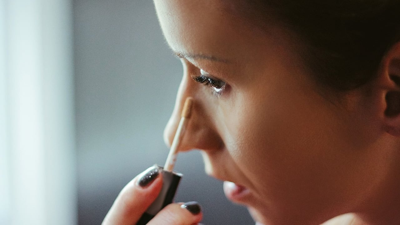 Egen smukke Igangværende How to Use Makeup to Cover Veins - L'Oréal Paris