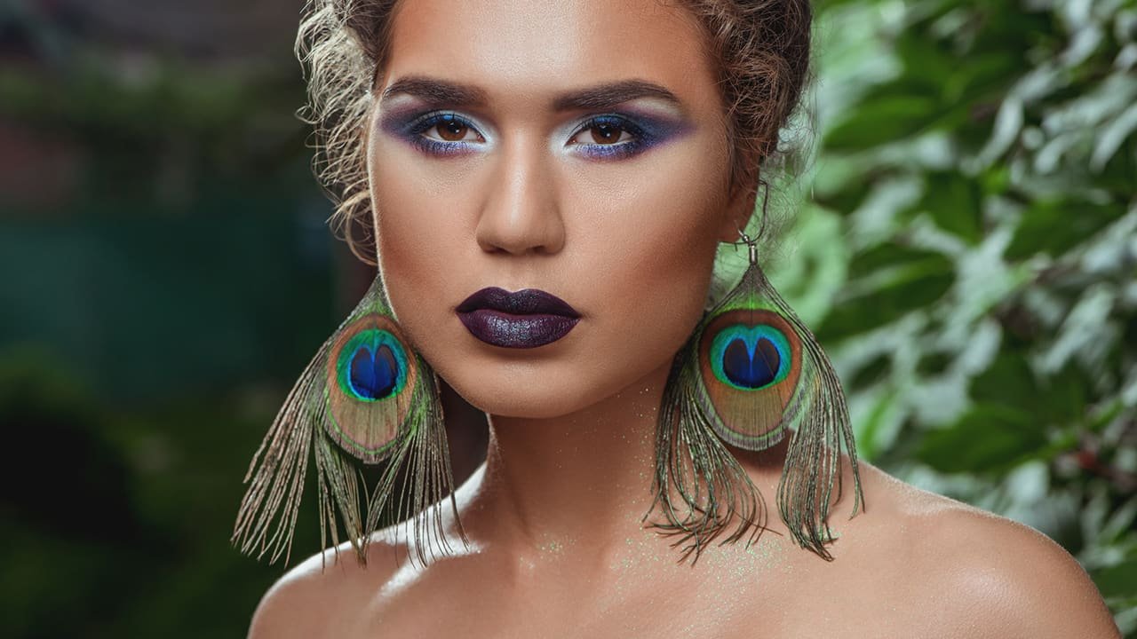 Loreal Paris BMAG Article Peacock Eye Makeup Is The Latest Colorful Makeup Trend D