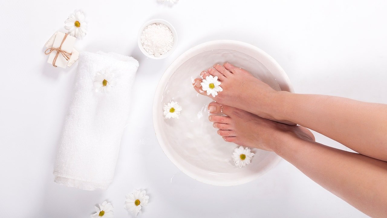 Loreal Paris BMAG Article How To Do A Pedicure At Home D