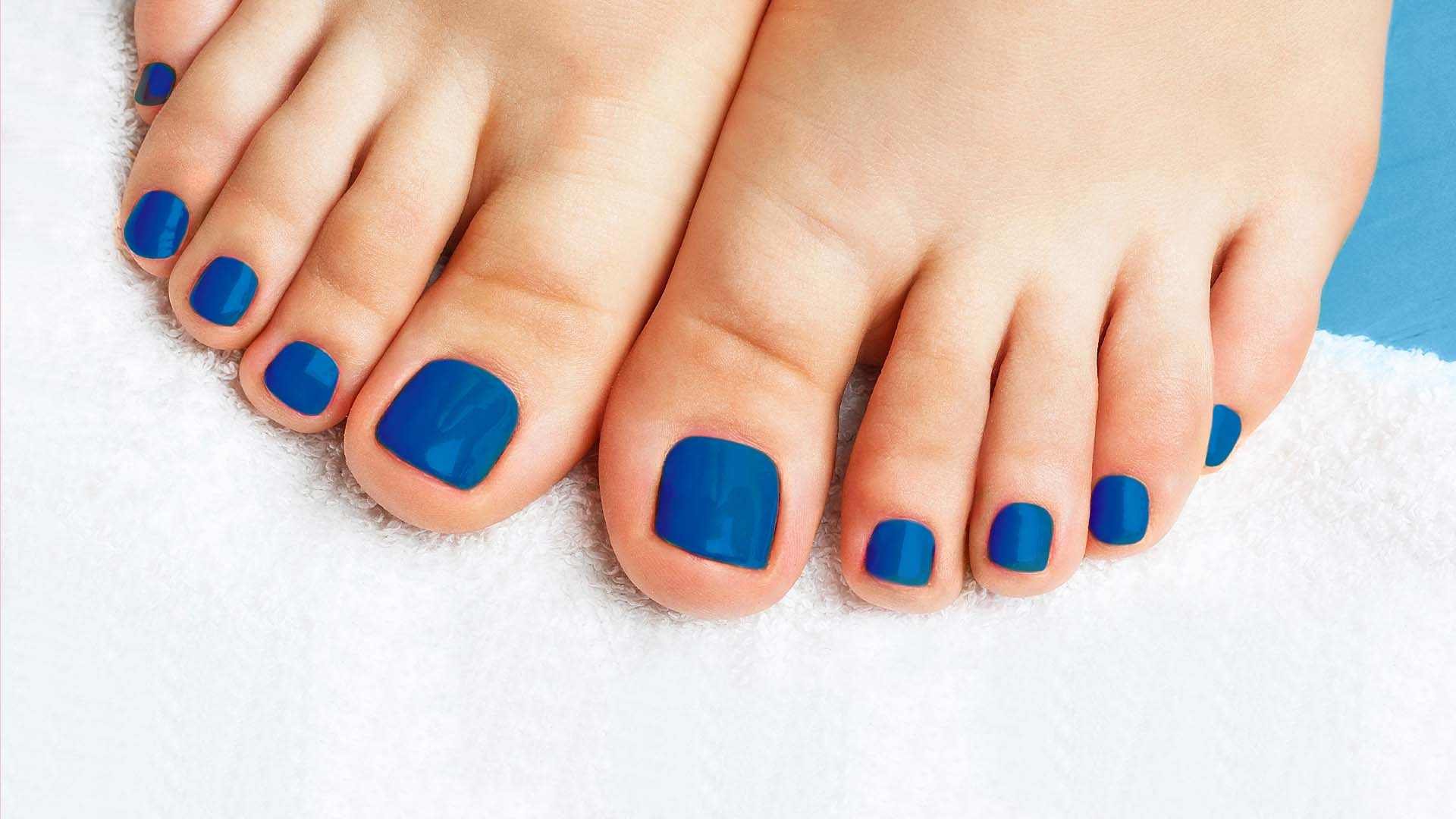 Loreal Paris Article Are Press On Toenails The Secret To At Home Pedicures D