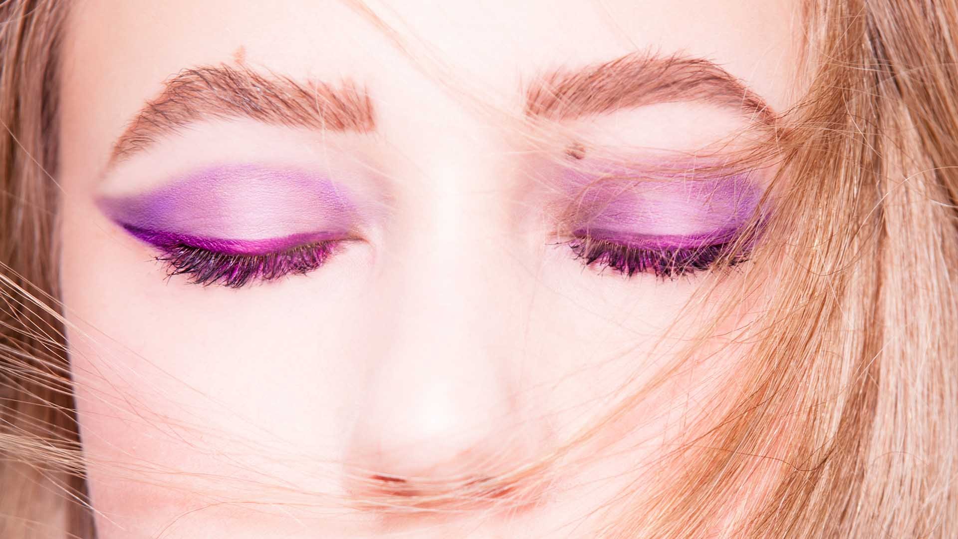 Loreal Paris Article 11 Ways To Work Purple Eyeliner Into Your Look D