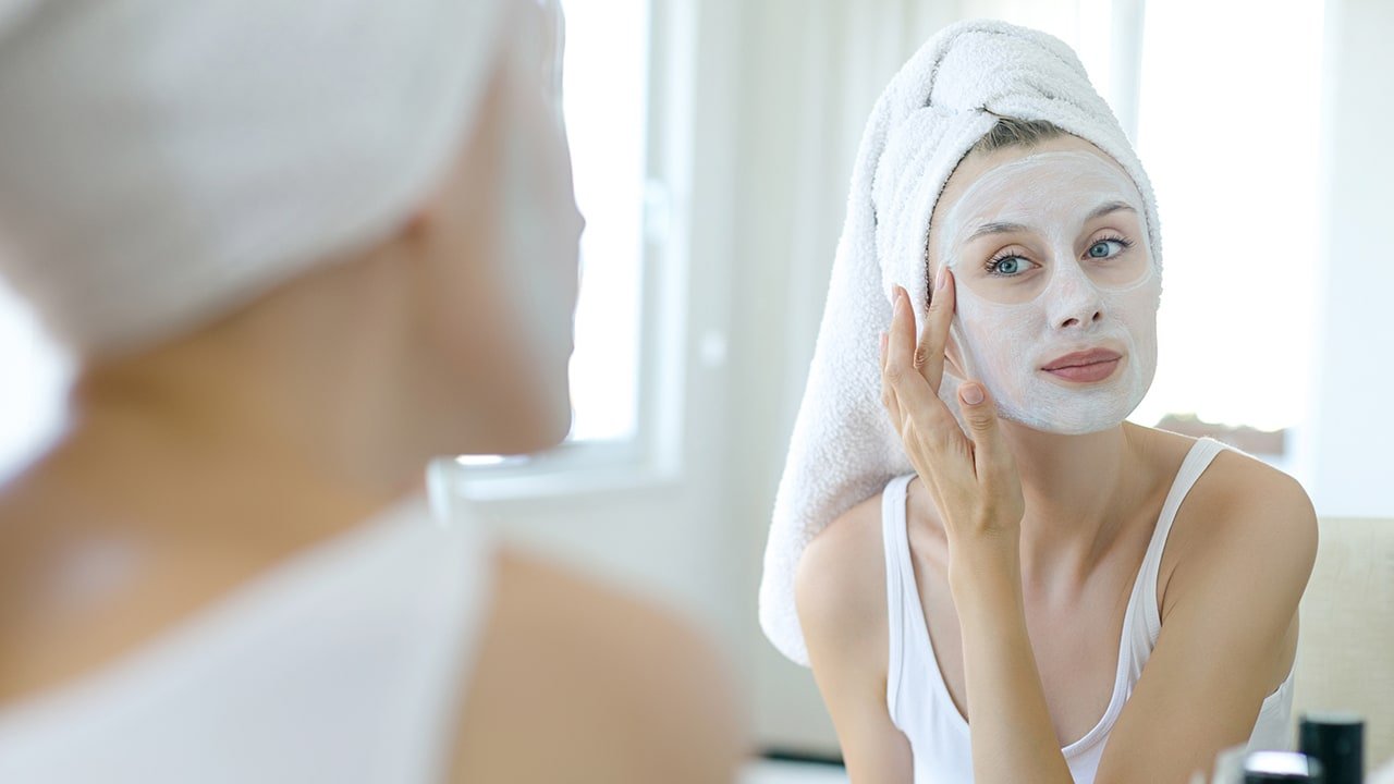 How Do You Apply a Face Mask? - L'Oréal Paris