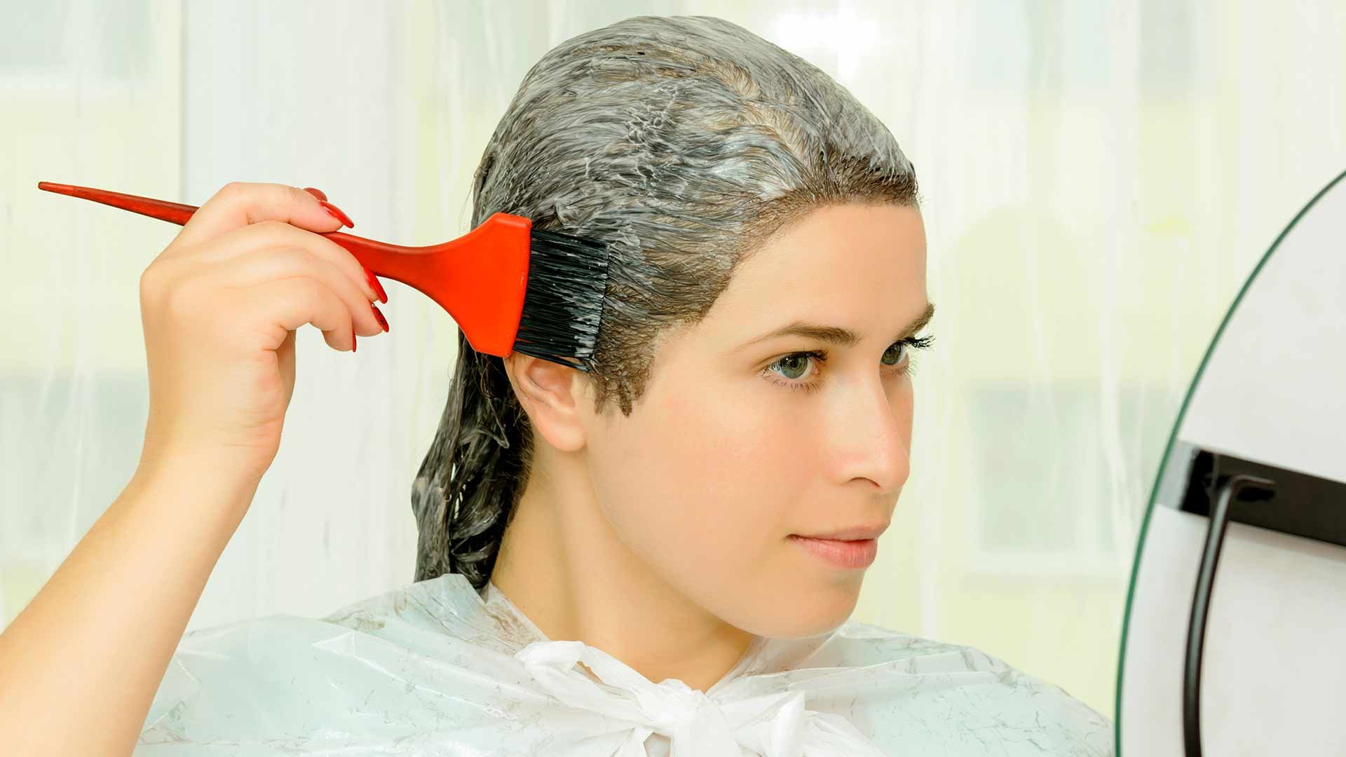 Loreal Paris Article How To Dye Your Hair At Home Our Best At Home Hair Color Kits D