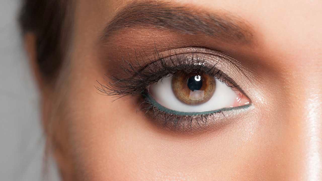 Loreal Paris BMAG Article How To Wear Colored Eyeliner For Summer D