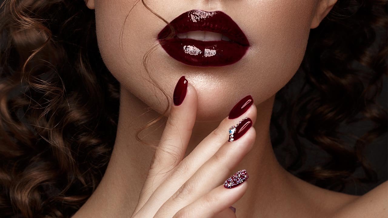 How to Find the Best Dark Lipstick for Your Skin Tone - L'Oréal Paris