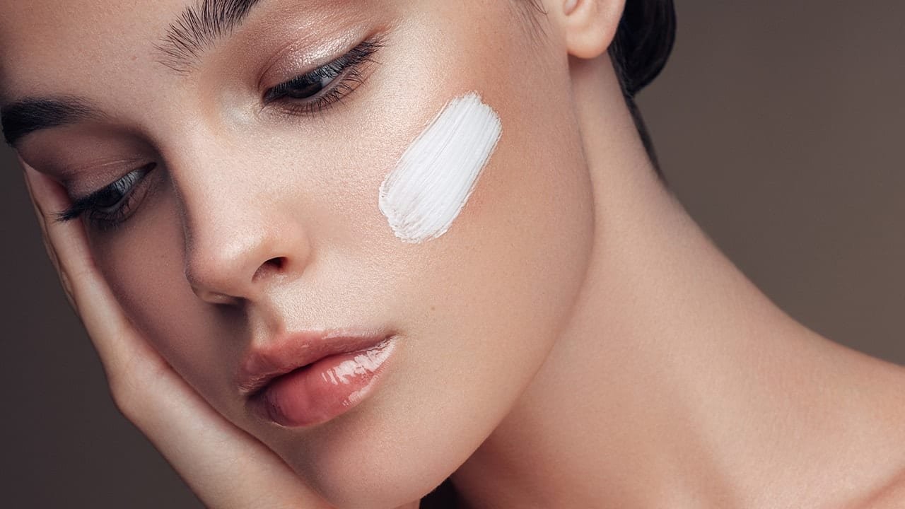 Loreal Paris BMAG Article 7 Dry Skin Care Tips To Follow At Home D