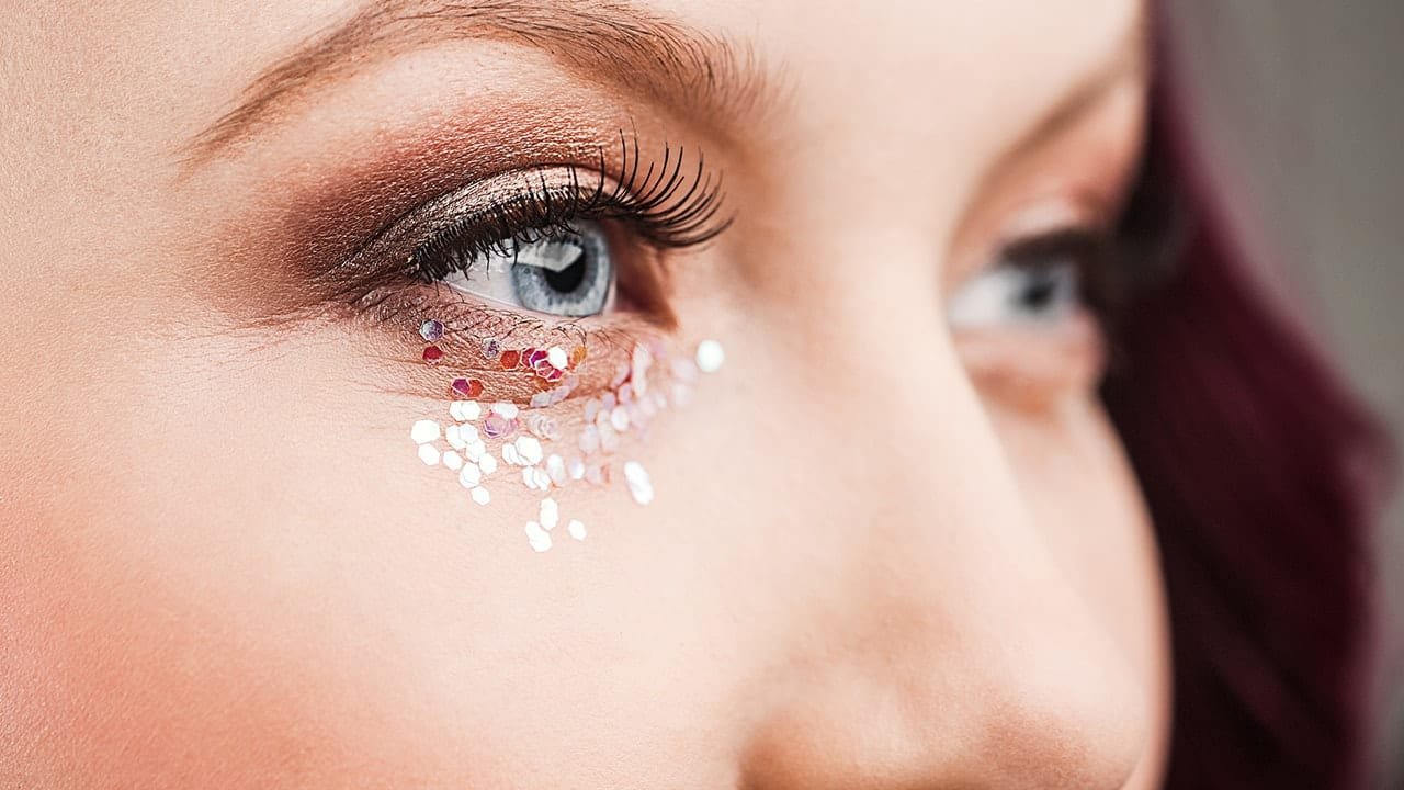 Loreal Paris BMAG Article How To Apply Glitter Tears For Your Next Festival D
