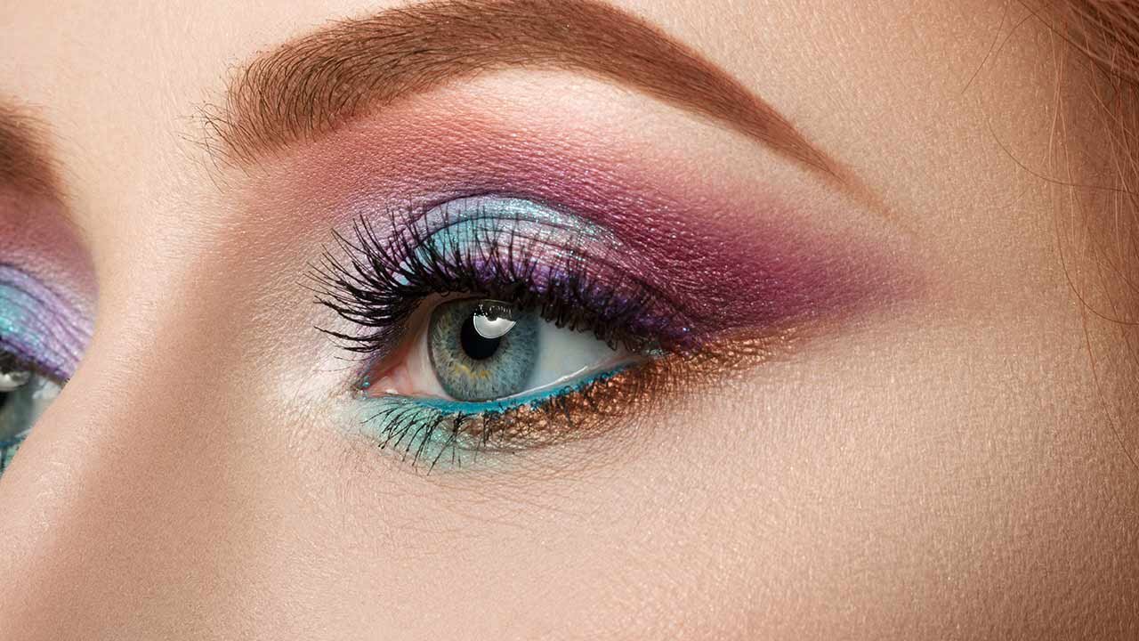 How to Do Inverted, Upside-Down Eyeliner - L’Oréal Paris