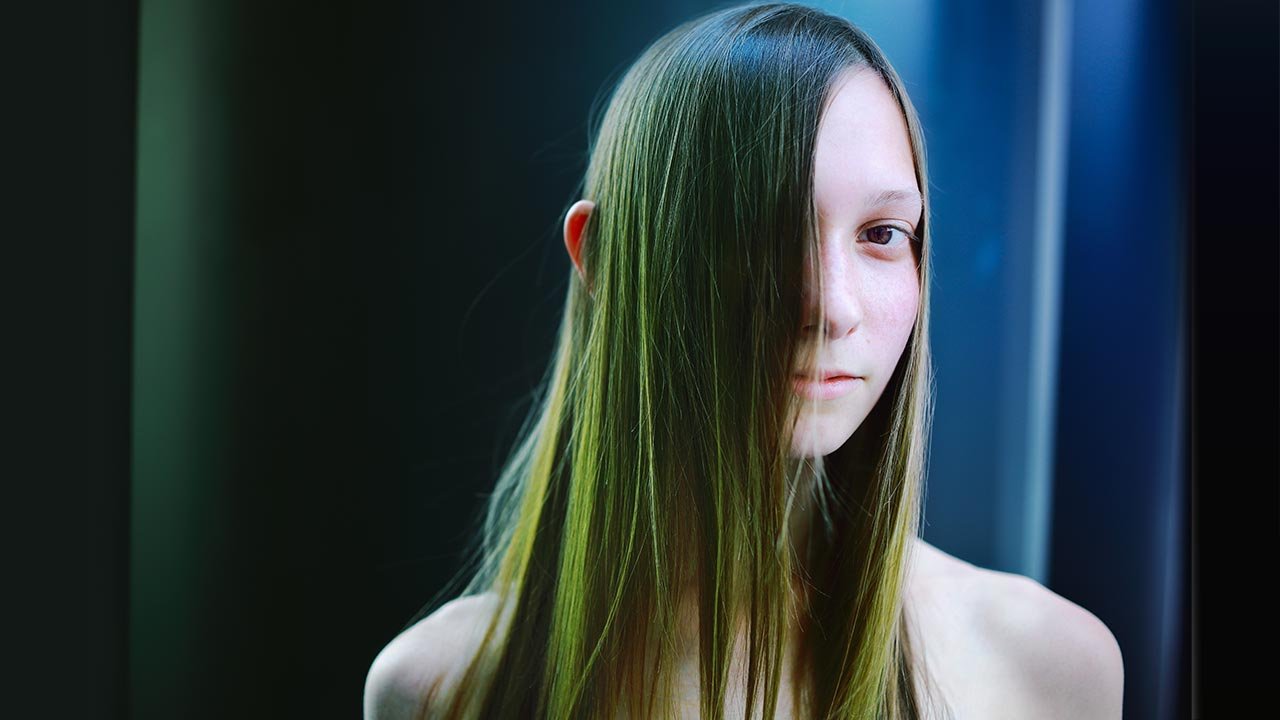 How to Get Neon Green Hair - L'Oréal Paris