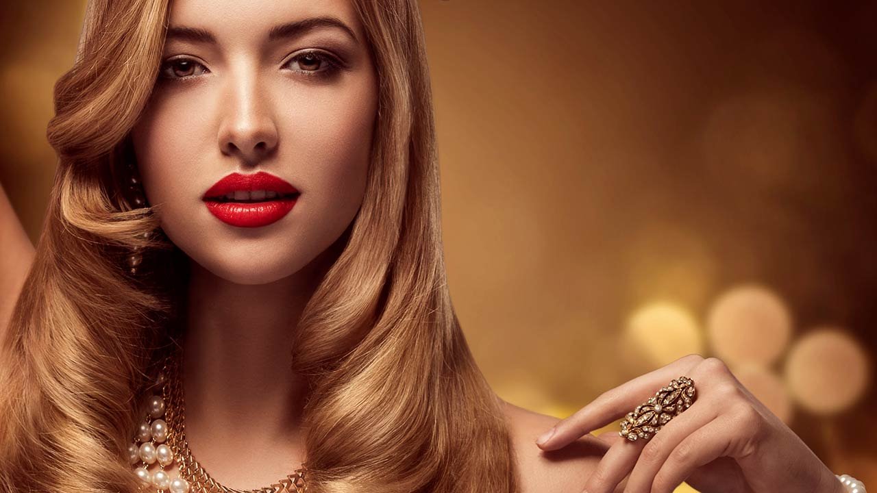 How to Get Metallic Gold Hair - L'Oréal Paris