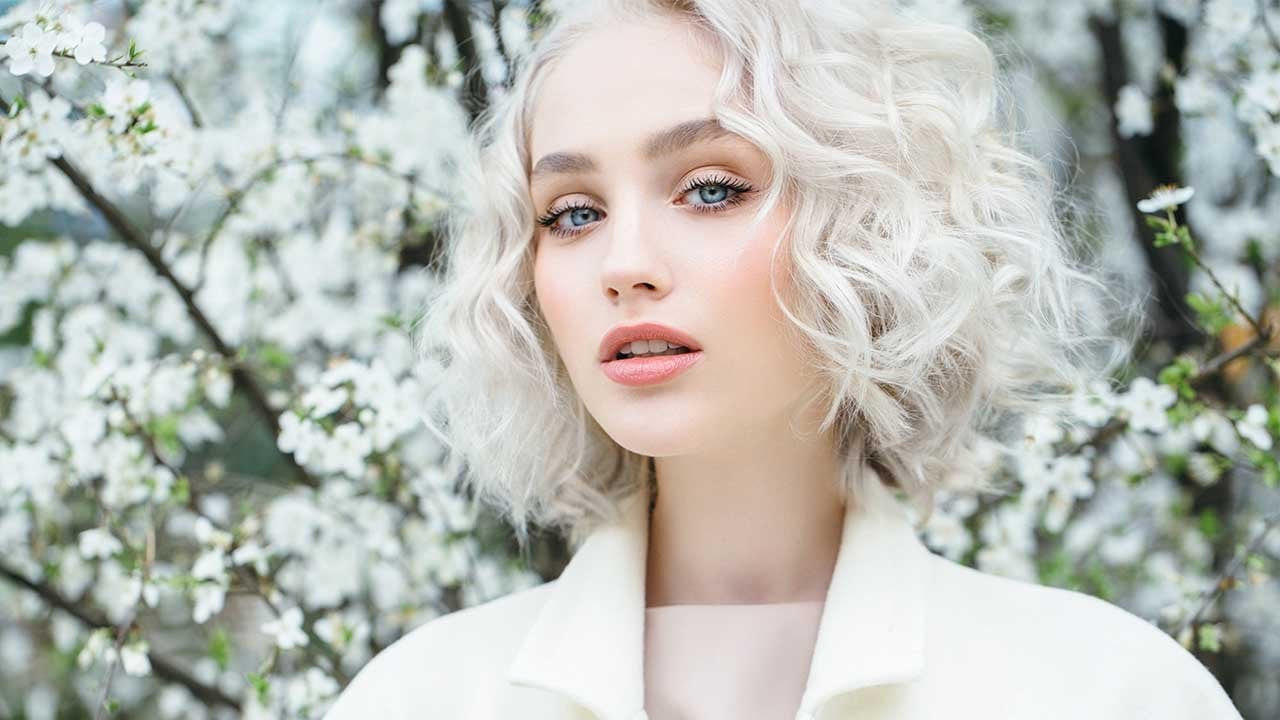 How to Get White Blonde Hair - L'Oréal Paris