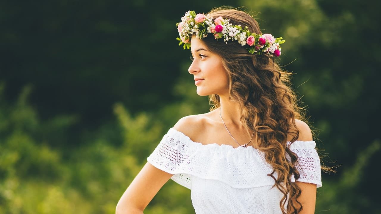 15 Adorable Quinceanera Hairstyles with Flowers - Quinceanera