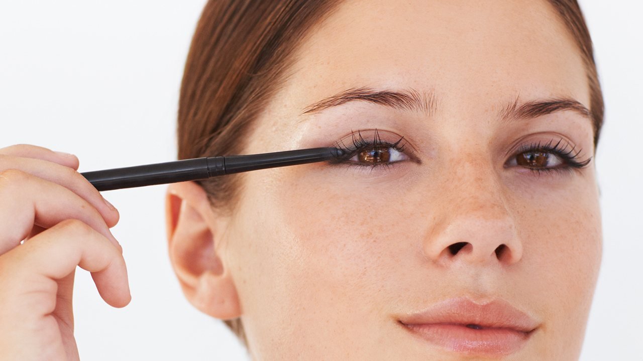 How Use Eyeliner Like a Pro - L'Oréal