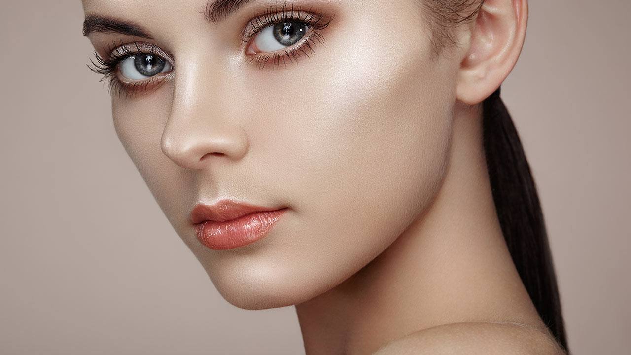 Parcel Procent Kontrakt Strobing Makeup: the New Highlighting Technique - L'Oréal Paris